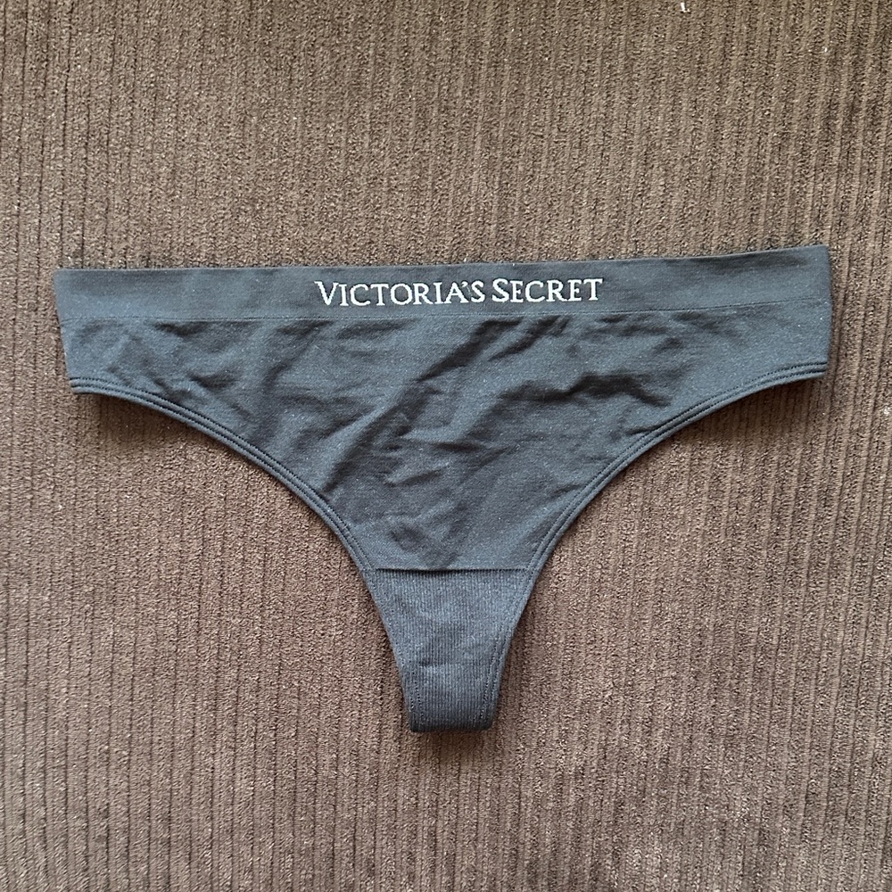 🆕 Victoria's Secret black Panties
